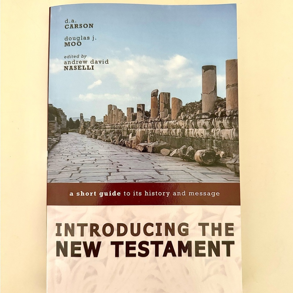 Introducing the New Testament: A Short Guide to its History and Message